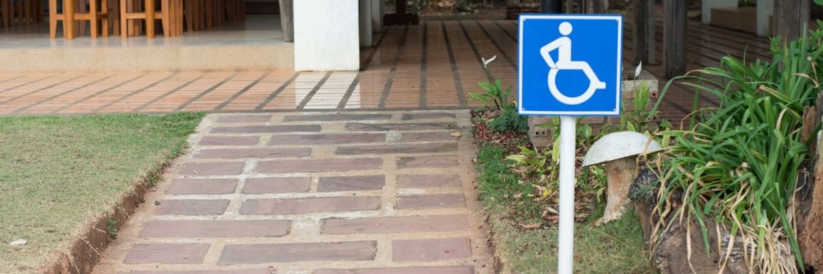 ¿Es obligatorio una rampa de minusválidos en Comunidad de Propietarios?