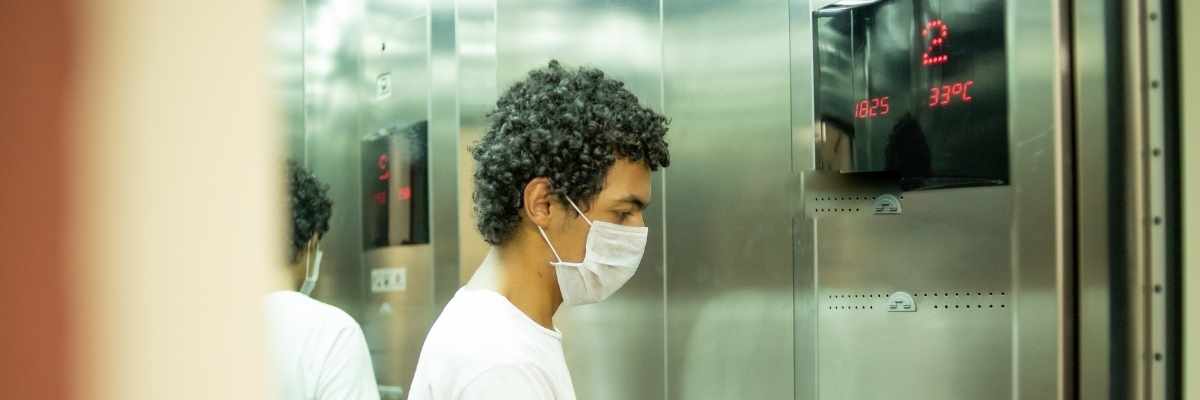 ¿Es obligatorio el uso de la mascarilla en el ascensor?