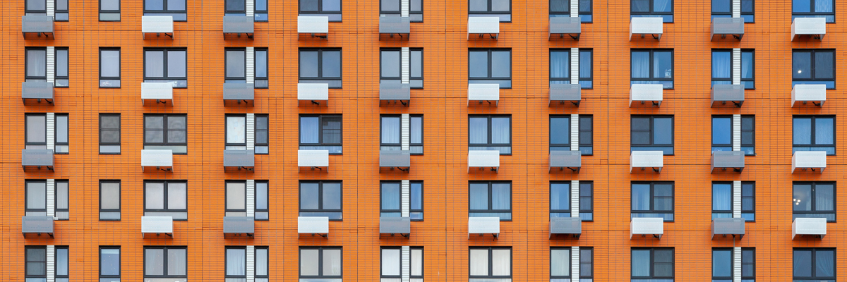 ¿Qué distancia mínima tiene que tener el aire acondicionado de la ventana del vecino?